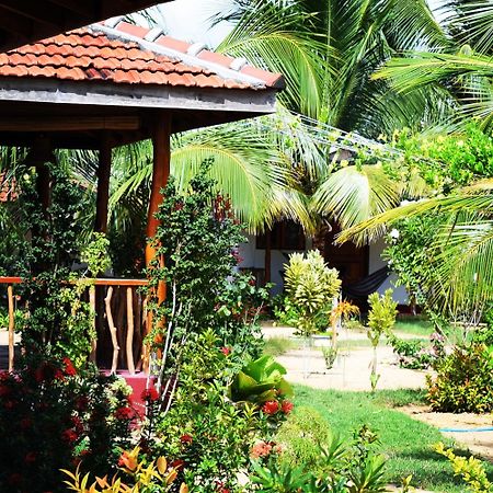 Prime Surfers Bungalow Arugam Bay Buitenkant foto